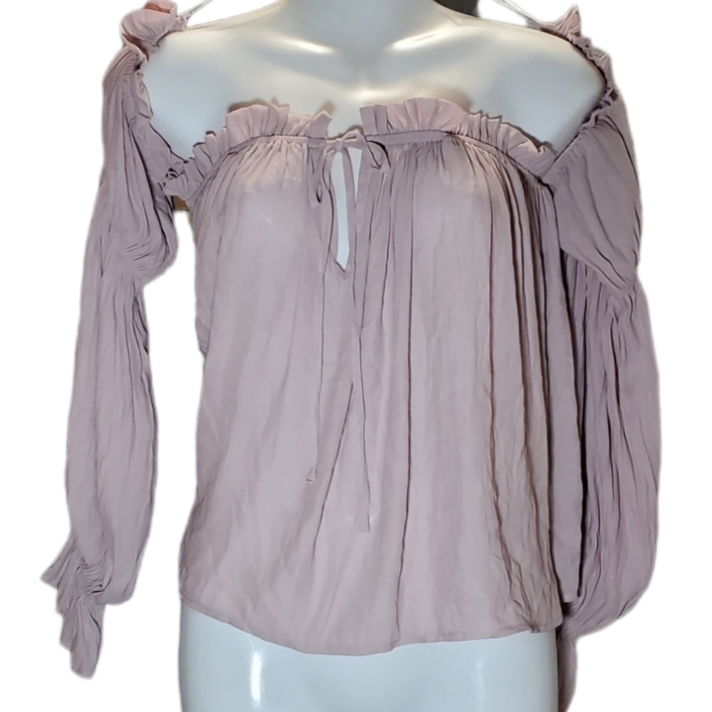 FOREVER 21 New off shoulder blouse w/ sleeves L